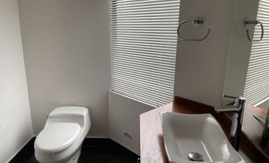 Casa San Isidro 2 , 602 ,75mts.habitables.Suite independiente, 5 parqueaderos. 1850,00 incluido alícuota. Precio venta: $495.000,00