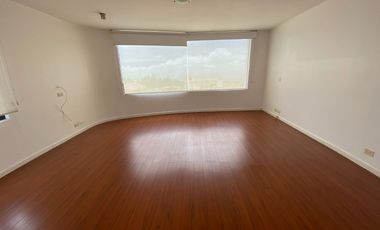 Casa San Isidro 2 , 602 ,75mts.habitables.Suite independiente, 5 parqueaderos. 1850,00 incluido alícuota. Precio venta: $495.000,00