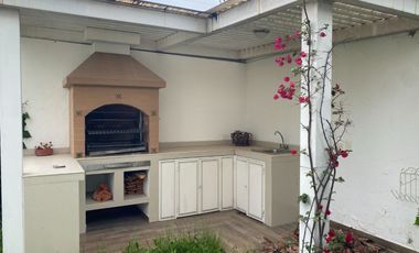 Casa San Isidro 2 , 602 ,75mts.habitables.Suite independiente, 5 parqueaderos. 1850,00 incluido alícuota. Precio venta: $495.000,00