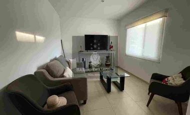 Renta casa en Zibata