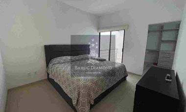 Renta casa en Zibata