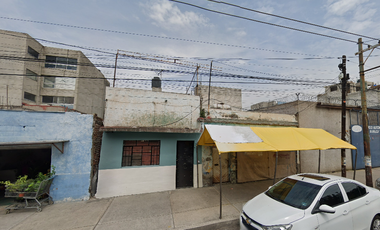 Casa en Venta en Pensador Mexicano, CDMX – Buena Distribución y Acceso a Vías Principales, Remate Bancario Con Gran Plusvalía