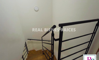 Hermosa casa unifamiliar en venta.
