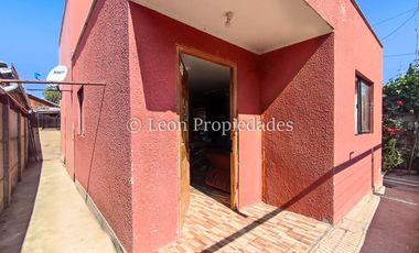 Leon Propiedades vende casa en Curacaví Centro.