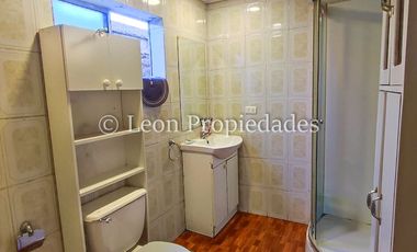 Leon Propiedades vende casa en Curacaví Centro.