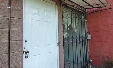 Santa Elena Casa En Privada Con Portón Eléctrico