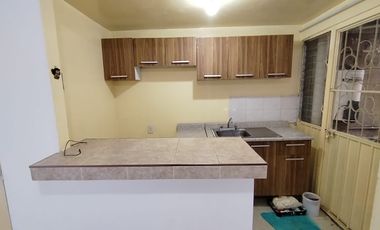 Santa Elena Casa En Privada Con Portón Eléctrico