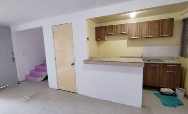 Santa Elena Casa En Privada Con Portón Eléctrico