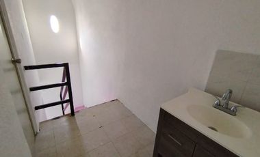 Santa Elena Casa En Privada Con Portón Eléctrico