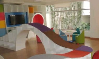 MODERNO DEPARTAMENTO 3 DORMITORIOS CON  JARDIN - PRIMER PISO- SURCO