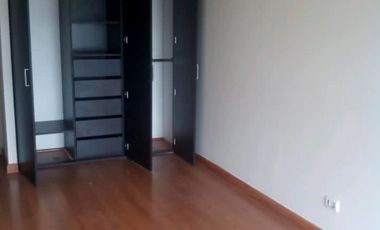 MODERNO DEPARTAMENTO 3 DORMITORIOS CON  JARDIN - PRIMER PISO- SURCO