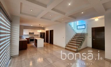 Casa en RENTA, Comercial Chapultepec, Zona Norte