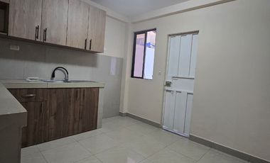 Alquiler – Casa de 2 Plantas en Excelente Ubicación Urbanización La Joya Etapa Murano