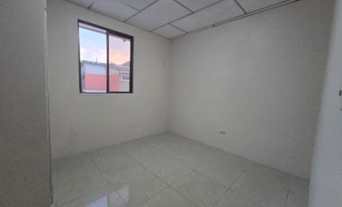 Alquiler – Casa de 2 Plantas en Excelente Ubicación Urbanización La Joya Etapa Murano