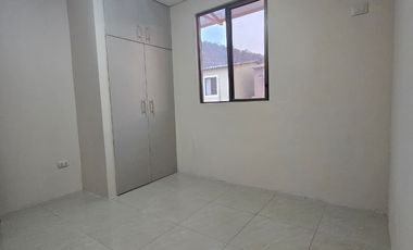 Alquiler – Casa de 2 Plantas en Excelente Ubicación Urbanización La Joya Etapa Murano