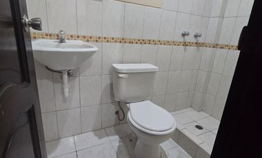 Alquiler – Casa de 2 Plantas en Excelente Ubicación Urbanización La Joya Etapa Murano