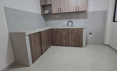 Alquiler – Casa de 2 Plantas en Excelente Ubicación Urbanización La Joya Etapa Murano