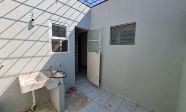 CASA EN RENTA  CON EXCELENTE UBICACIÓN