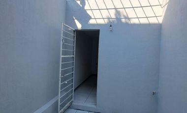 CASA EN RENTA  CON EXCELENTE UBICACIÓN