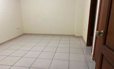 SE RENTA DEPARTAMENTO CON GARAJE, CENTRO MACHALA