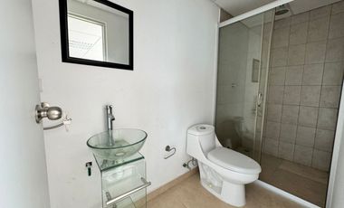 RENTO OFICINA CERCA DE PLAZA AMERICAS Y DE ANDAMAR