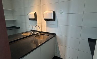 Excelente Oficina 105m2 Av. Kennedy Frente Alto Las Condes