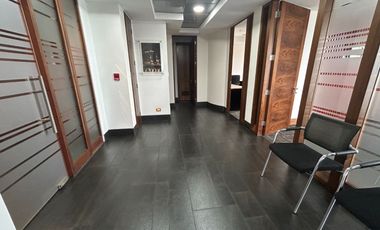 Excelente Oficina 105m2 Av. Kennedy Frente Alto Las Condes