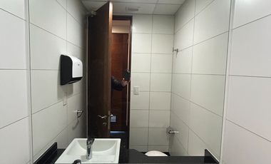 Excelente Oficina 105m2 Av. Kennedy Frente Alto Las Condes