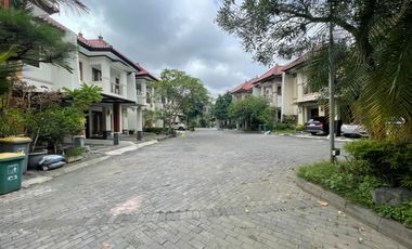 Dijual rumah  aman & nyaman, security 24 jam, one gate keamanan terjaga depan kantor balai kota