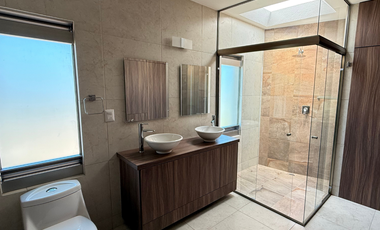 Casa moderna Tres Marías | 4 Recámaras |  2 Filtros de Seguridad | 200 m² | 30,000 mts2 de áreas verdes.