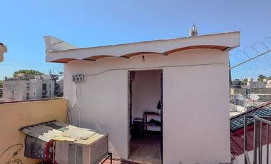 CASA EN VENTA JARDINES UNIVERSIDAD