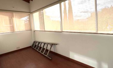 VENTA  CASA  NO ADOSADA EN UNIDAD CERRADA . Transversal  superior. El Poblado Medellín