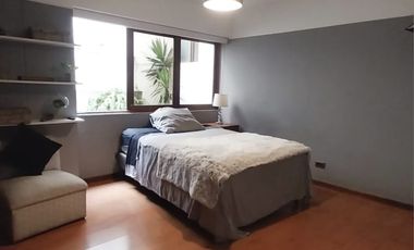 VENTA DPTO. EN CALLE CONDE DE LA VEGA DEL REN SURCO