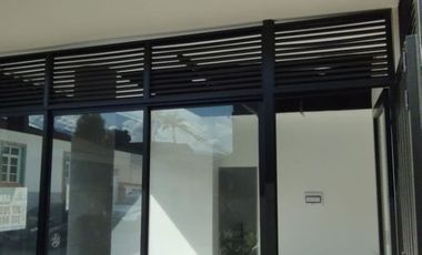 Local Comercial esquinero📐17 m² bien distribuidos, central– ¡Para Estrenar!