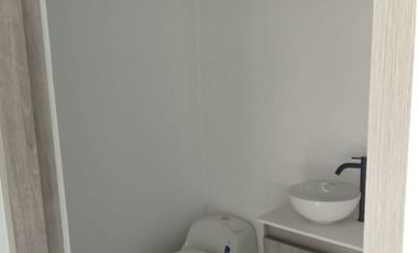 Local Comercial esquinero📐17 m² bien distribuidos, central– ¡Para Estrenar!