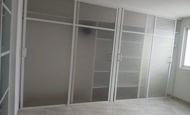 Amplio departamento con 2 cuartos y terraza