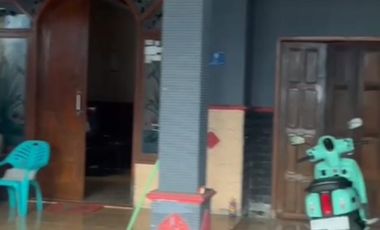 Di Jual Rumah dan Ruang Usaha  pinggir jalan raya di kota Blitar