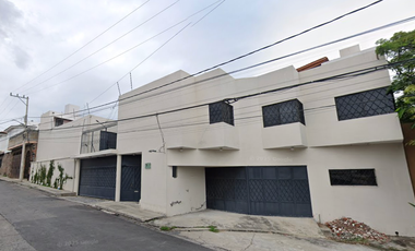 GRANDIOSA CASA CON ALBERCA EN CURENAVACA