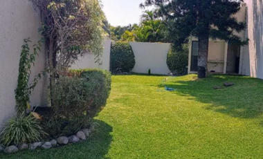 GRANDIOSA CASA CON ALBERCA EN CURENAVACA