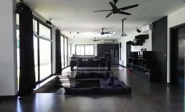 3-Bedroom Villa with Sauna and Lush Green Surroundings in Cemagi