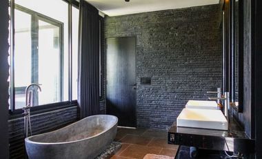 3-Bedroom Villa with Sauna and Lush Green Surroundings in Cemagi