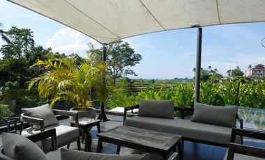 3-Bedroom Villa with Sauna and Lush Green Surroundings in Cemagi