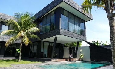 3-Bedroom Villa with Sauna and Lush Green Surroundings in Cemagi