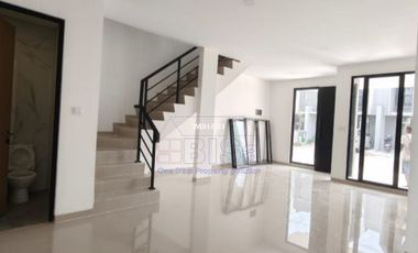 Rumah Cantik di Rosewood Garden Avenue – Bengkong
