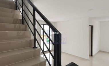 Rumah Cantik di Rosewood Garden Avenue – Bengkong