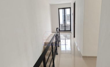 Rumah Cantik di Rosewood Garden Avenue – Bengkong