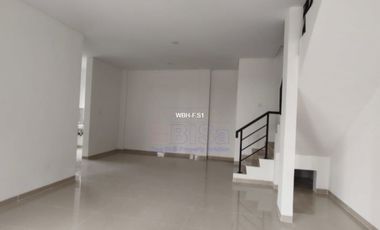 Rumah Cantik di Rosewood Garden Avenue – Bengkong