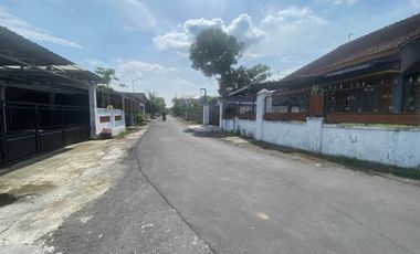 Dijual Tanah Bonus Bangunan di Pinggir Jalan Candi Sambisari Purwomartani