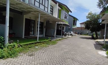 Dijual Rumah Murah Jogja 2  Lantai; Dalam Perumahan Sleman Timur Stadion Maguwoharjo