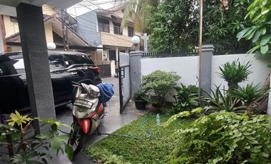 Rumah Hoek Tebet Timur Jakarta Selatan  Akses 2 Mobil! AC25